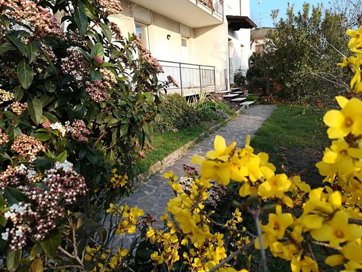 Вилла Casa Di Barbara Кастильоне-делле-Стивьере Экстерьер фото